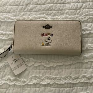 Coach snoopy accordion long wallet